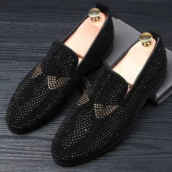 Летняя модная мужская обувь 2020 г., английская обувь с острым носком, мужская обувь из песочной кожи, повседневная обувь со стразами