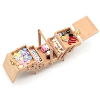 Миниатюрная деревянная Антикварная коробка для швейных принадлежностей 1: 12 с иглой, Ножницами, инструментом для вязания, набор для портного